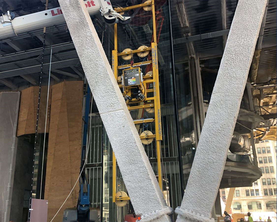 Montaje detrás de columnas con minigrúa | Montaje detrás de columnas con minigrúa